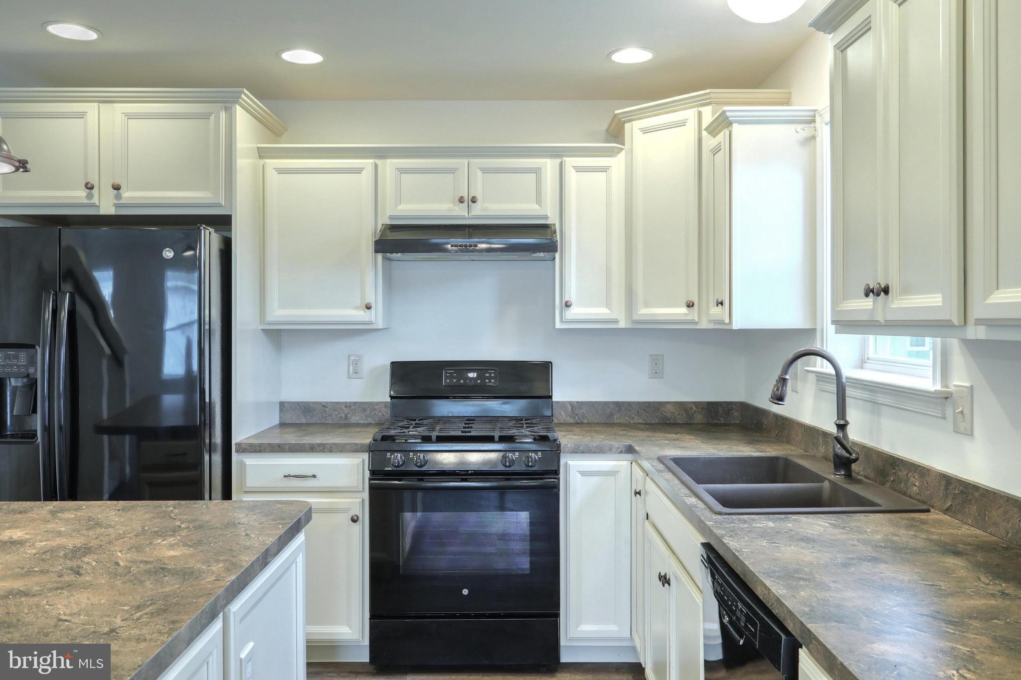 703 Duquesne Road York, PA 17402 - Photo 15 of 36 Gallery Image 15