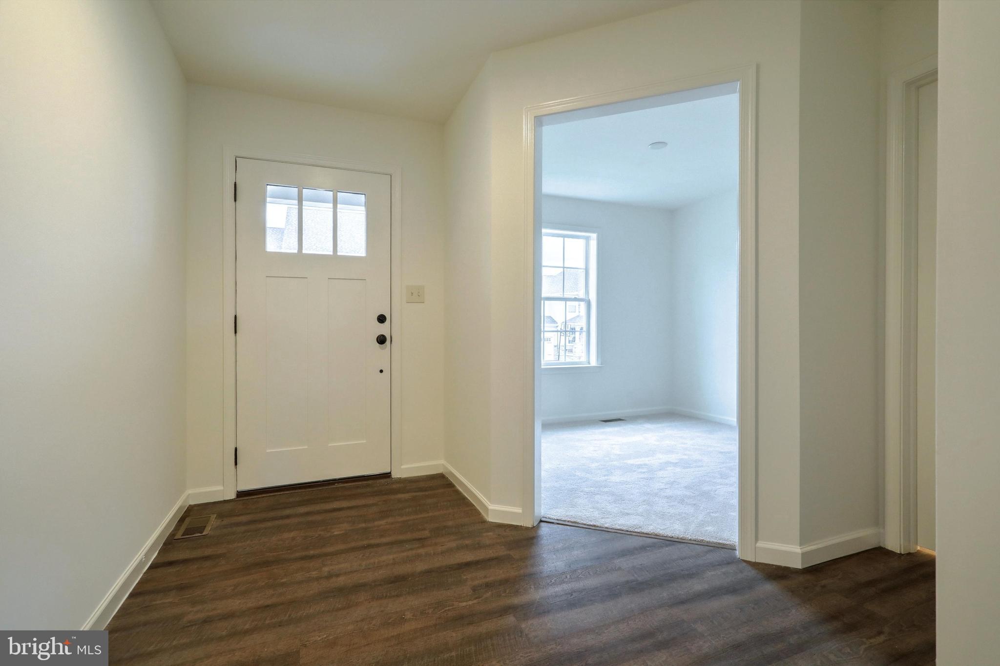 703 Duquesne Road York, PA 17402 - Photo 5 of 36 Gallery Image 5