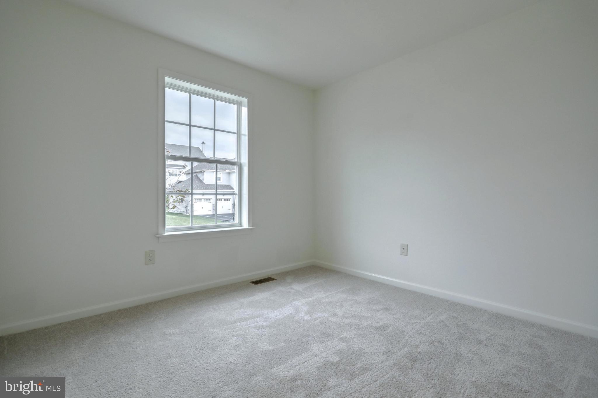 703 Duquesne Road York, PA 17402 - Photo 6 of 36 Gallery Image 6