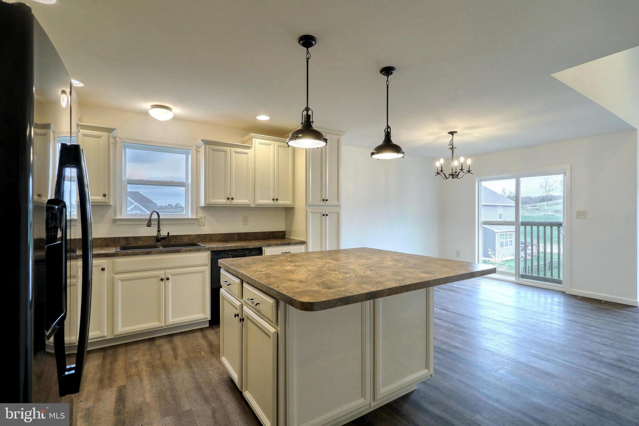 703 Duquesne Road York, PA 17402 - Photo 8 of 36 Gallery Image 8
