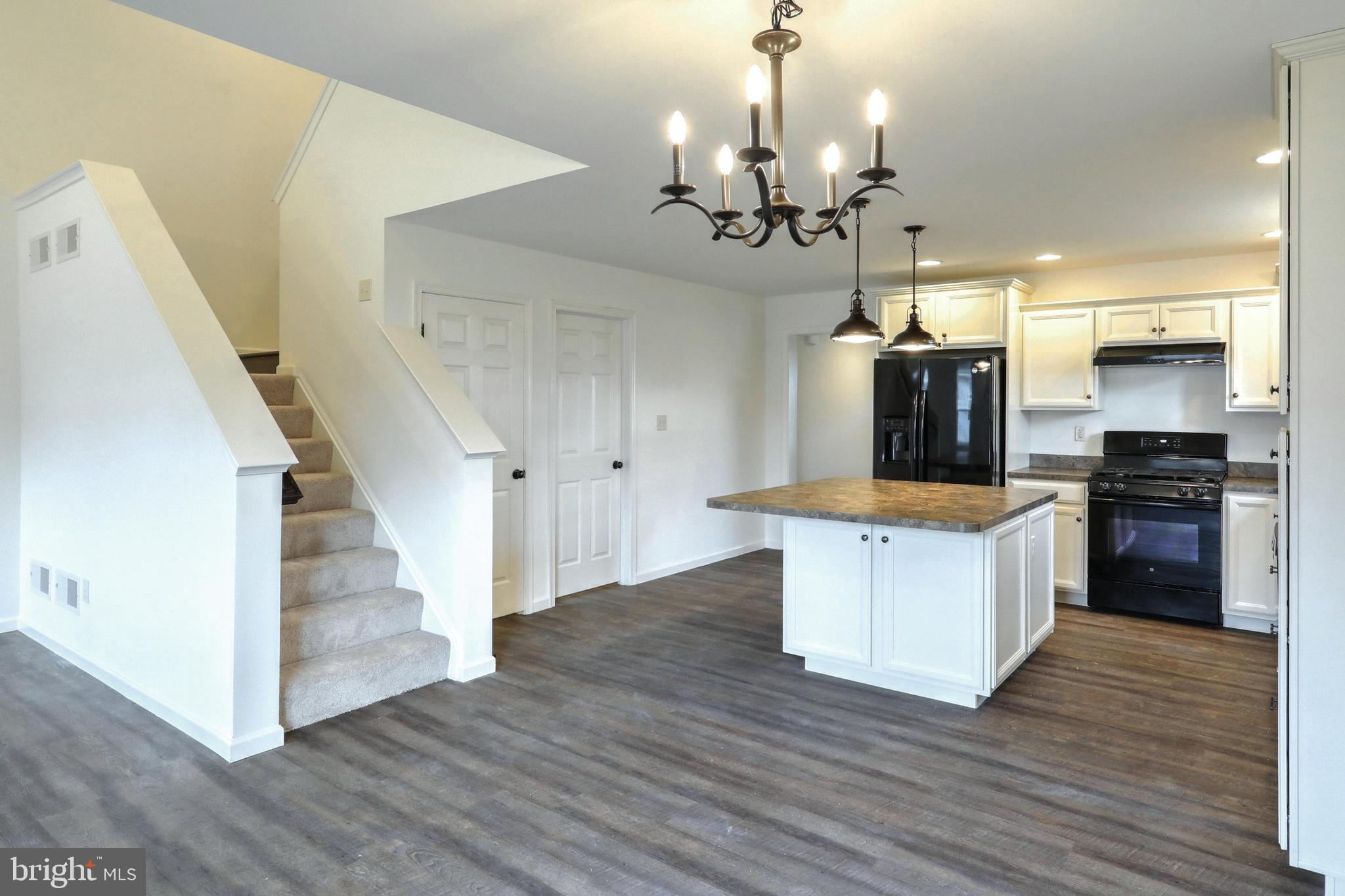 703 Duquesne Road York, PA 17402 - Photo 10 of 36 Gallery Image 10