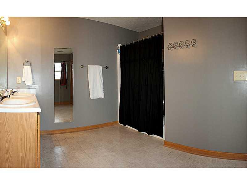 912 Schmitt Road Indianapolis, IN 46239 - Photo 15 of 24