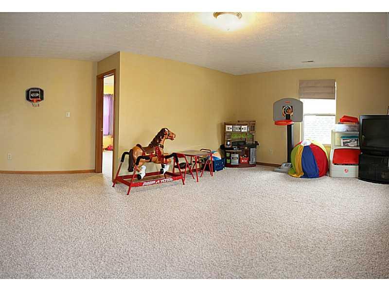 912 Schmitt Road Indianapolis, IN 46239 - Photo 10 of 24