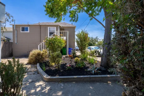 $1,300,000 | 747 3rd Street, Unit A B, Napa, CA 94559