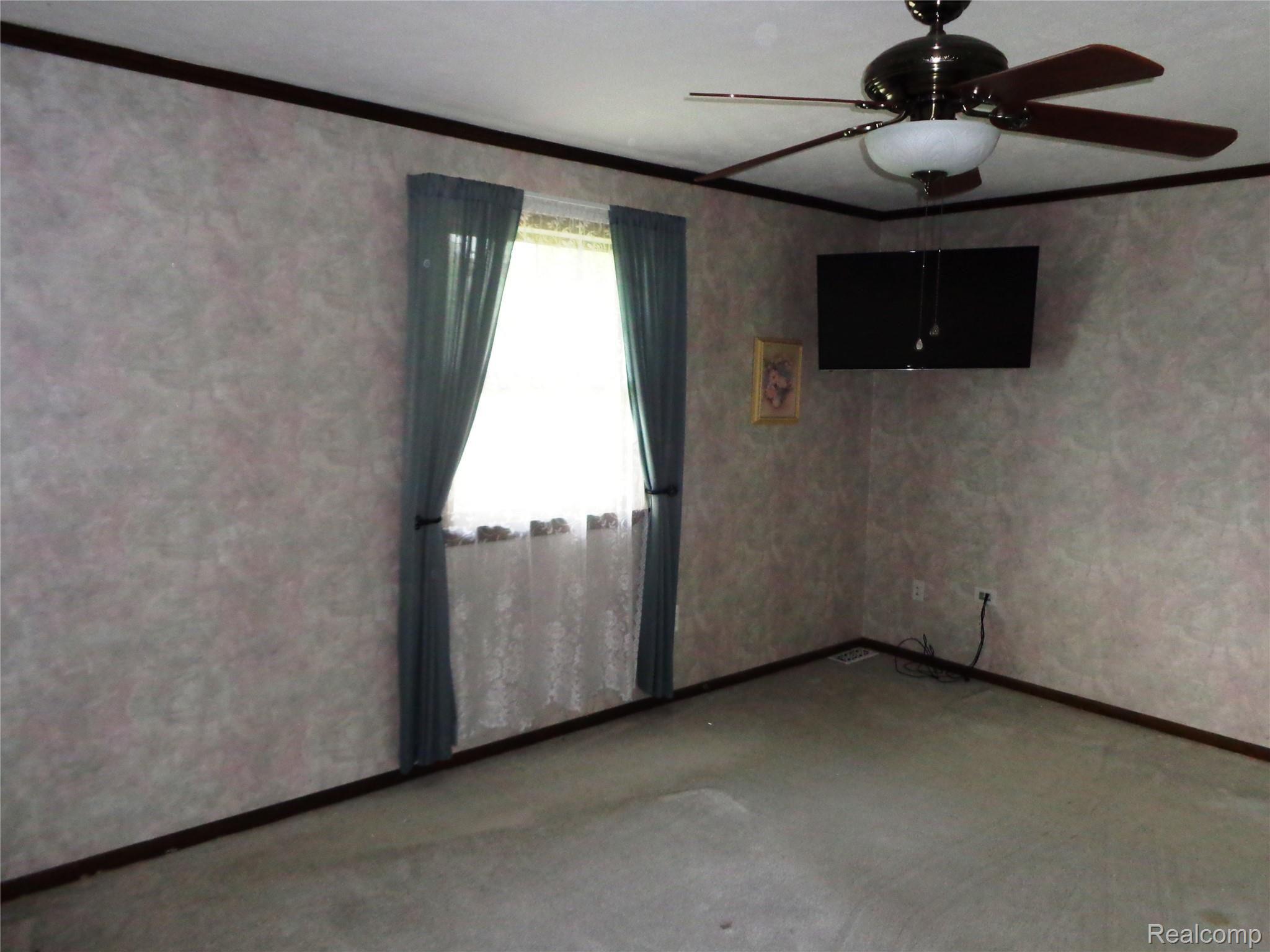 16901 English Road Manchester, MI 48158 - Photo 14 of 42 DSC01061.JPG