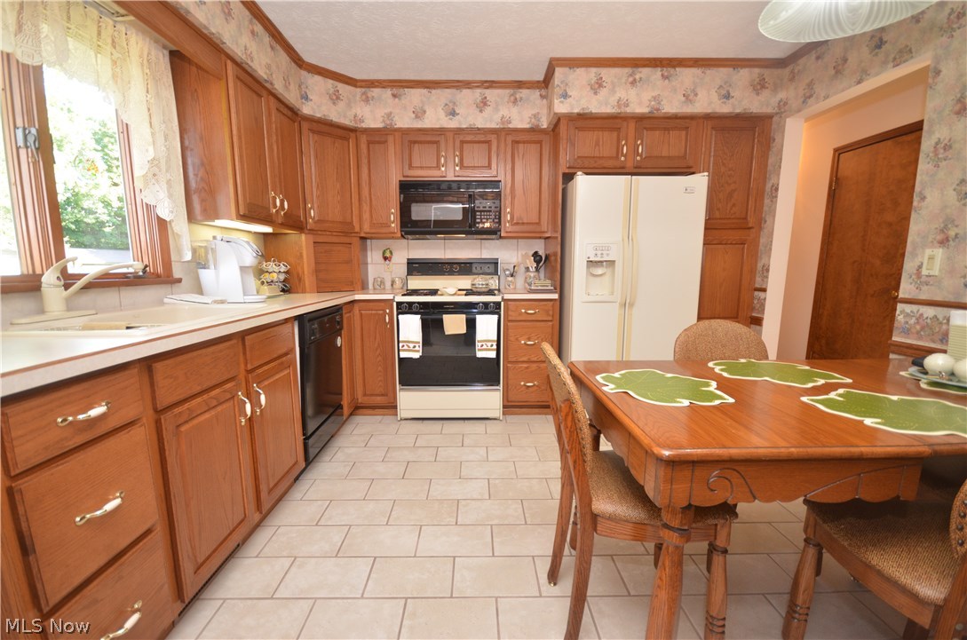 231 Ridge Road Mogadore, OH 44260 - Photo 9 of 25
