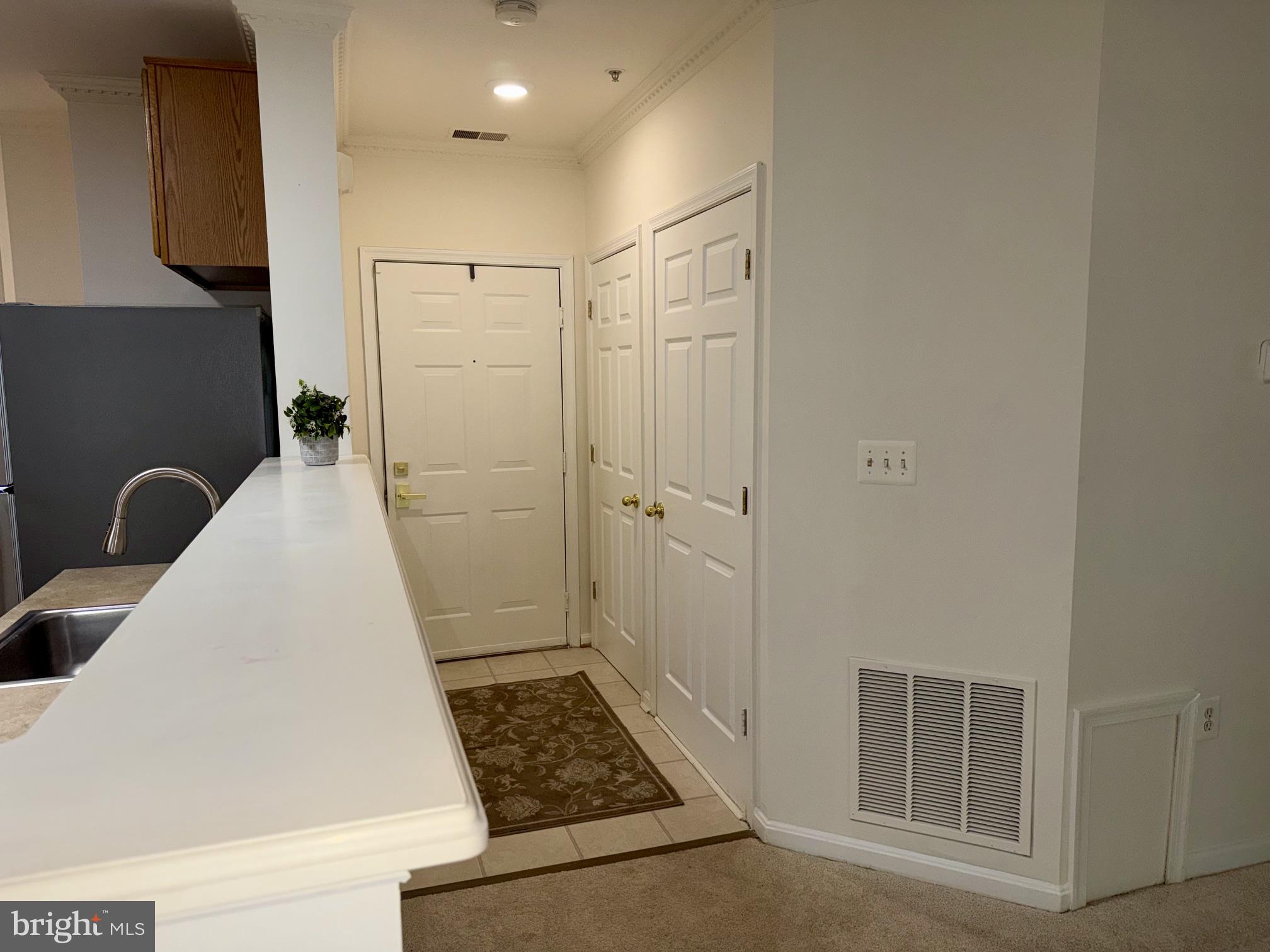 12705 Found Stone Road, Unit 7105 Germantown, MD 20876 - Photo 7 of 32 Foyer