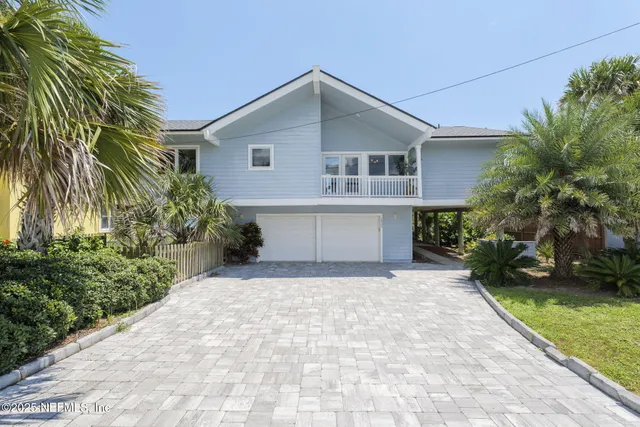 a view of a pathway with a yard