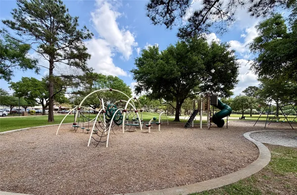 $374,900 | 14622 Sandalfoot Street, Houston, TX 77095