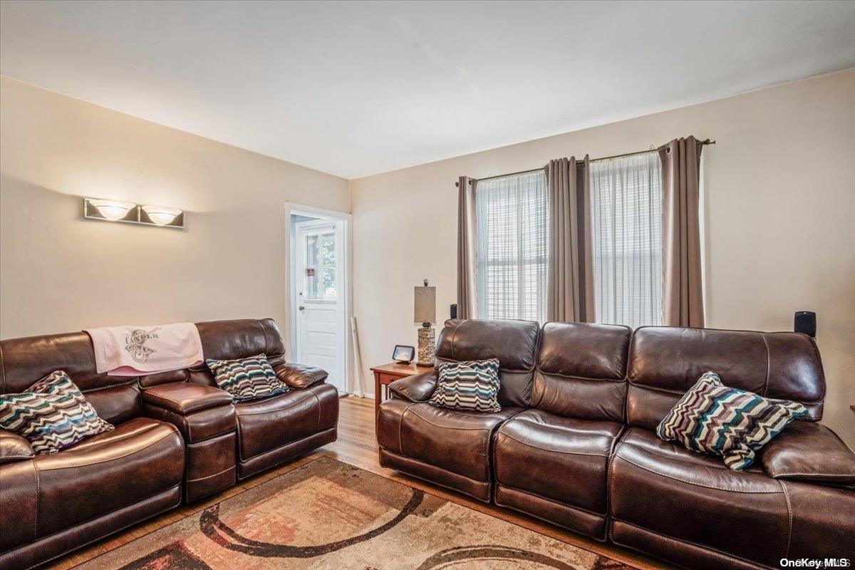 84-48 252nd Street Queens, NY 11426 - Photo 4 of 26