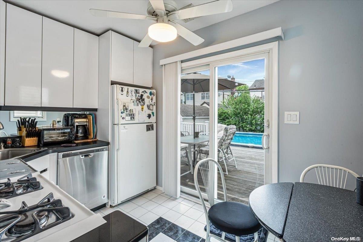 84-48 252nd Street Queens, NY 11426 - Photo 6 of 26