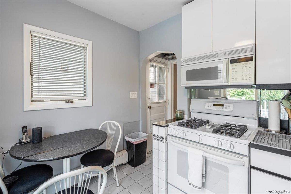 84-48 252nd Street Queens, NY 11426 - Photo 7 of 26