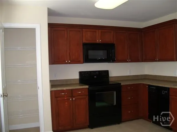 $2,000 | 110 Summer Hill Court, Richmond Hill, GA 31324