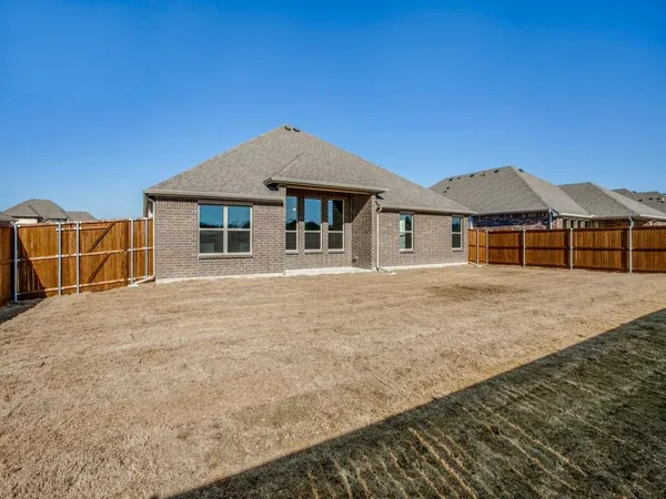 $2,395 | 533 Redbud Drive, Royse City, TX 75189