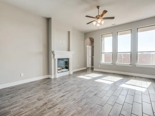 $2,395 | 533 Redbud Drive, Royse City, TX 75189