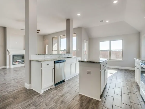 $2,395 | 533 Redbud Drive, Royse City, TX 75189