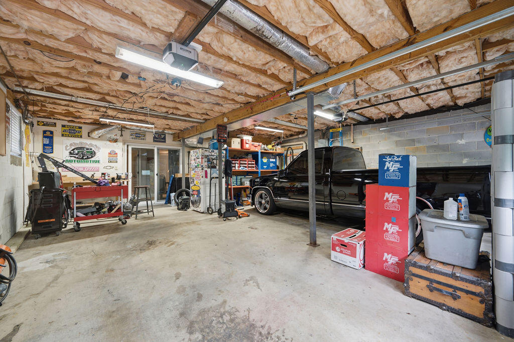 7608 Ridge Bay Drive Hixson, TN 37343 - Photo 31 of 52 2 Car Garage