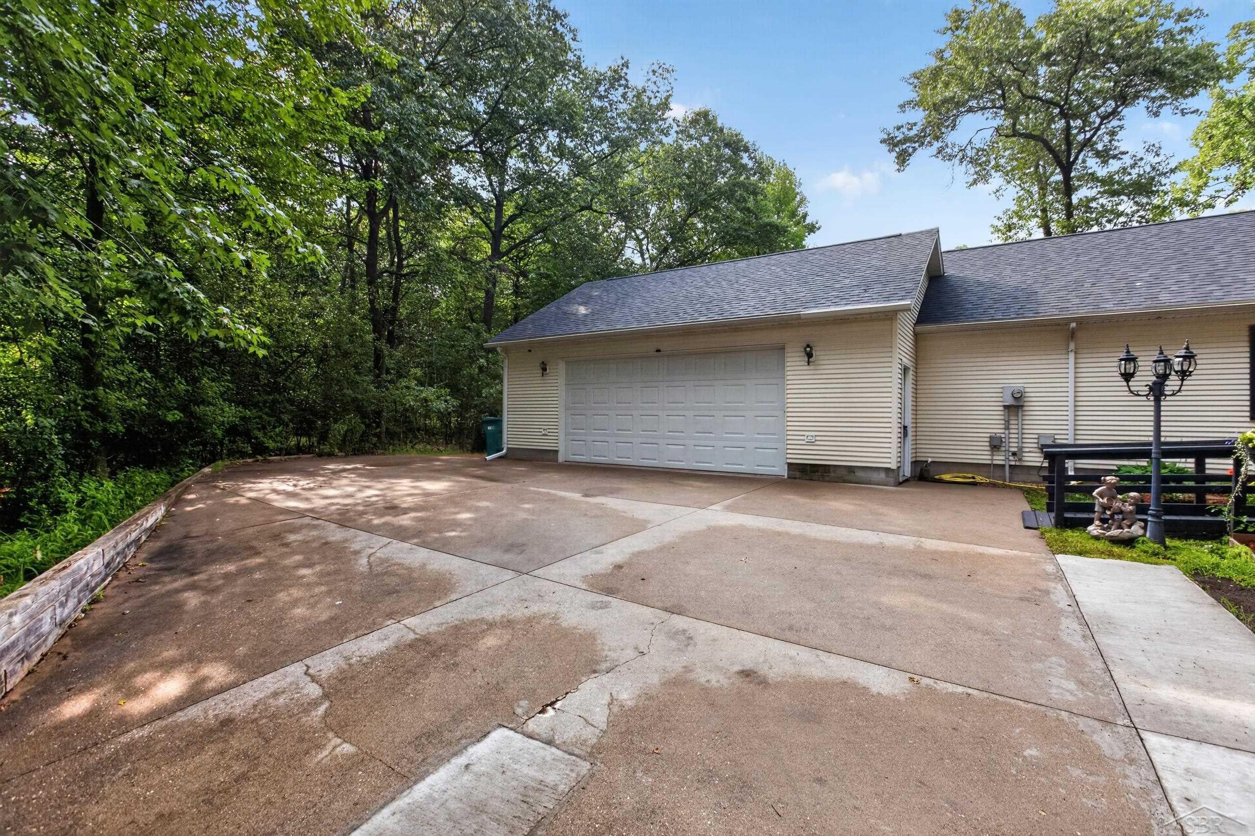 340 Richards Road Bay City, MI 48706 - Photo 5 of 51 Gallery Image 5