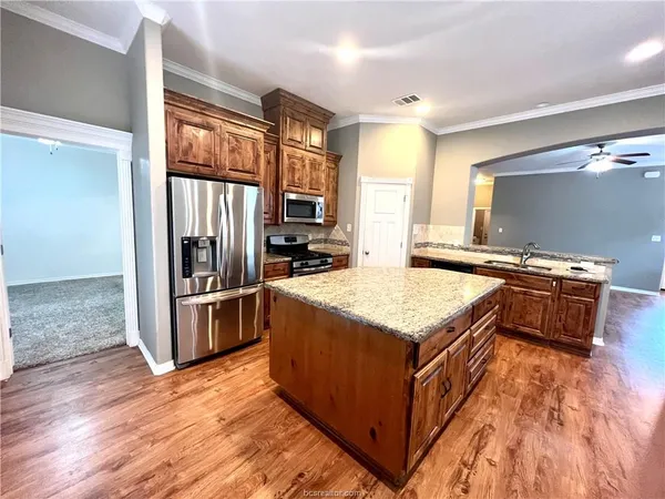 $2,400 | 2506 Leyla Lane, College Station, TX 77845