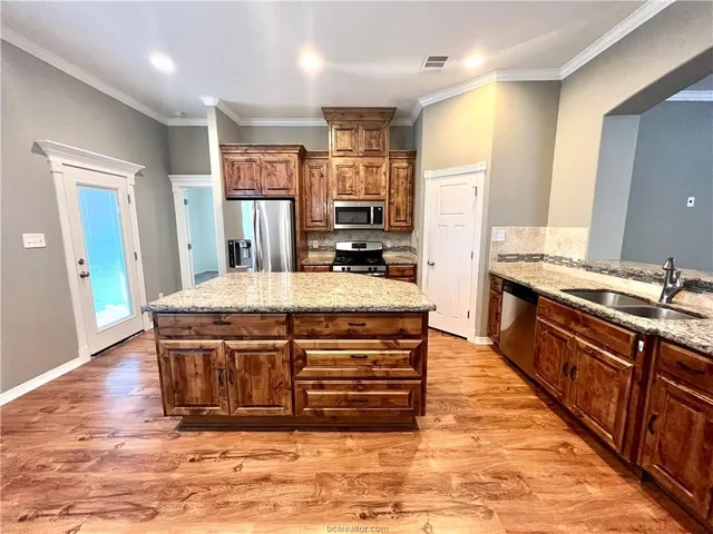 $2,400 | 2506 Leyla Lane, College Station, TX 77845