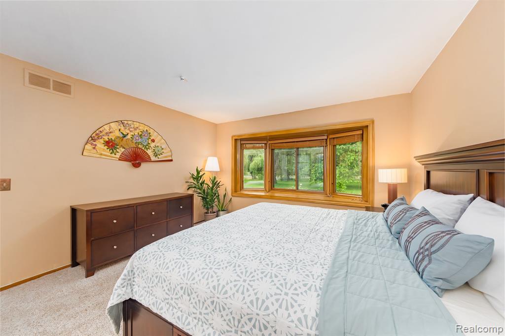 46210 West 11 Mile Road Novi, MI 48374 - Photo 16 of 97
