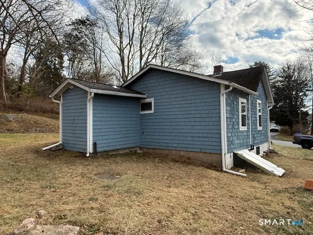 $1,700 | 122 Brook Street, Groton, CT 06340