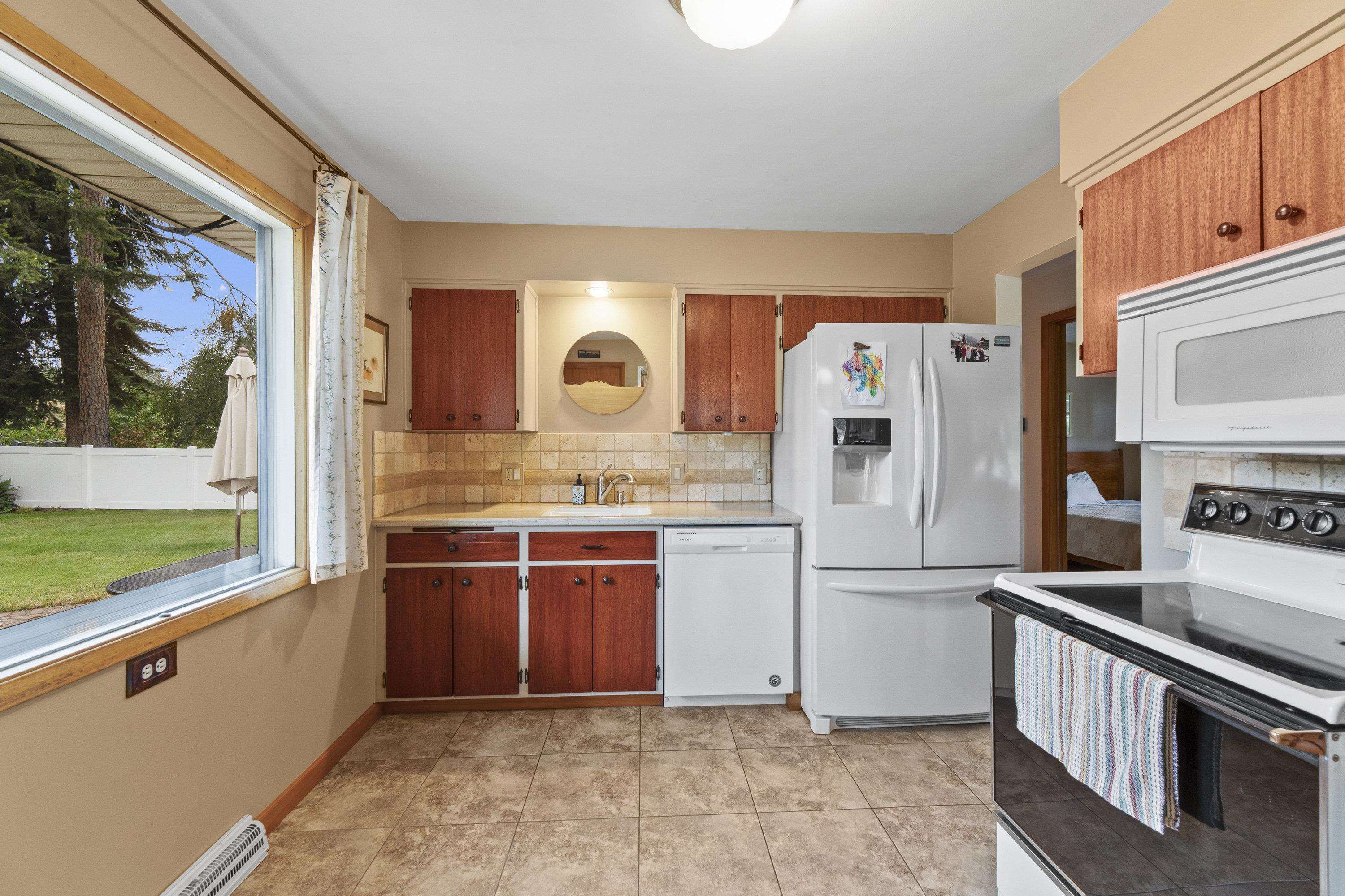 13220 East Saltese Road Spokane Valley, WA 99216 - Photo 13 of 46