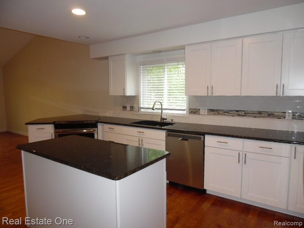 1330 Hathaway Rising Rochester Hills, MI 48306 - Photo 21 of 56