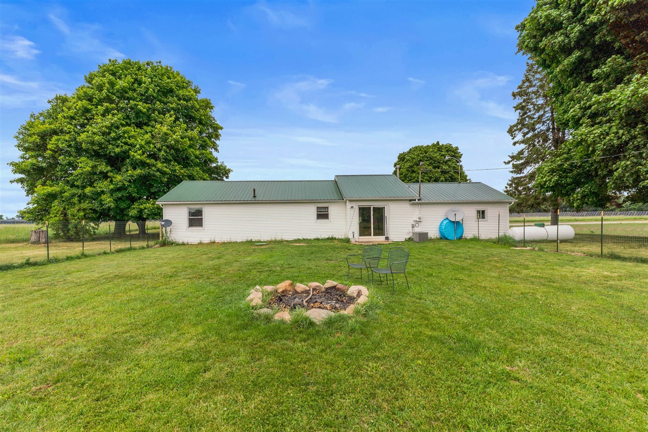 5651 West Chicago Road Jonesville, MI 49250 - Photo 21 of 27