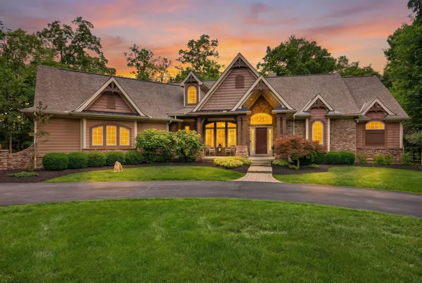 $849,900 | 439 Trillium Drive, Galloway, OH 43119