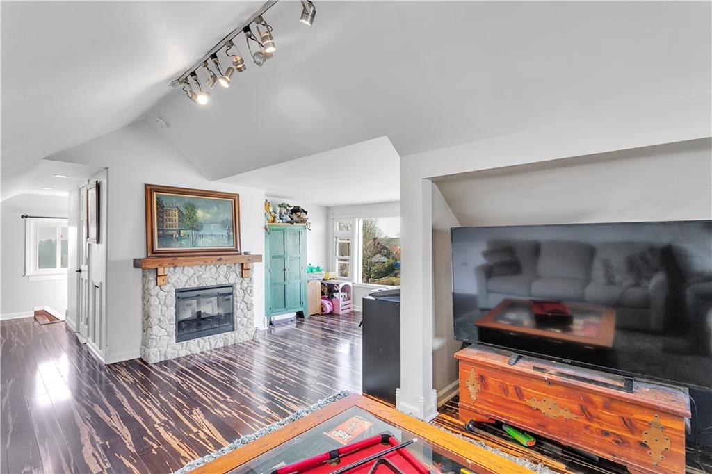 102 Old Clairton Road Pittsburgh, PA 15236 - Photo 18 of 25 Gallery Image 18