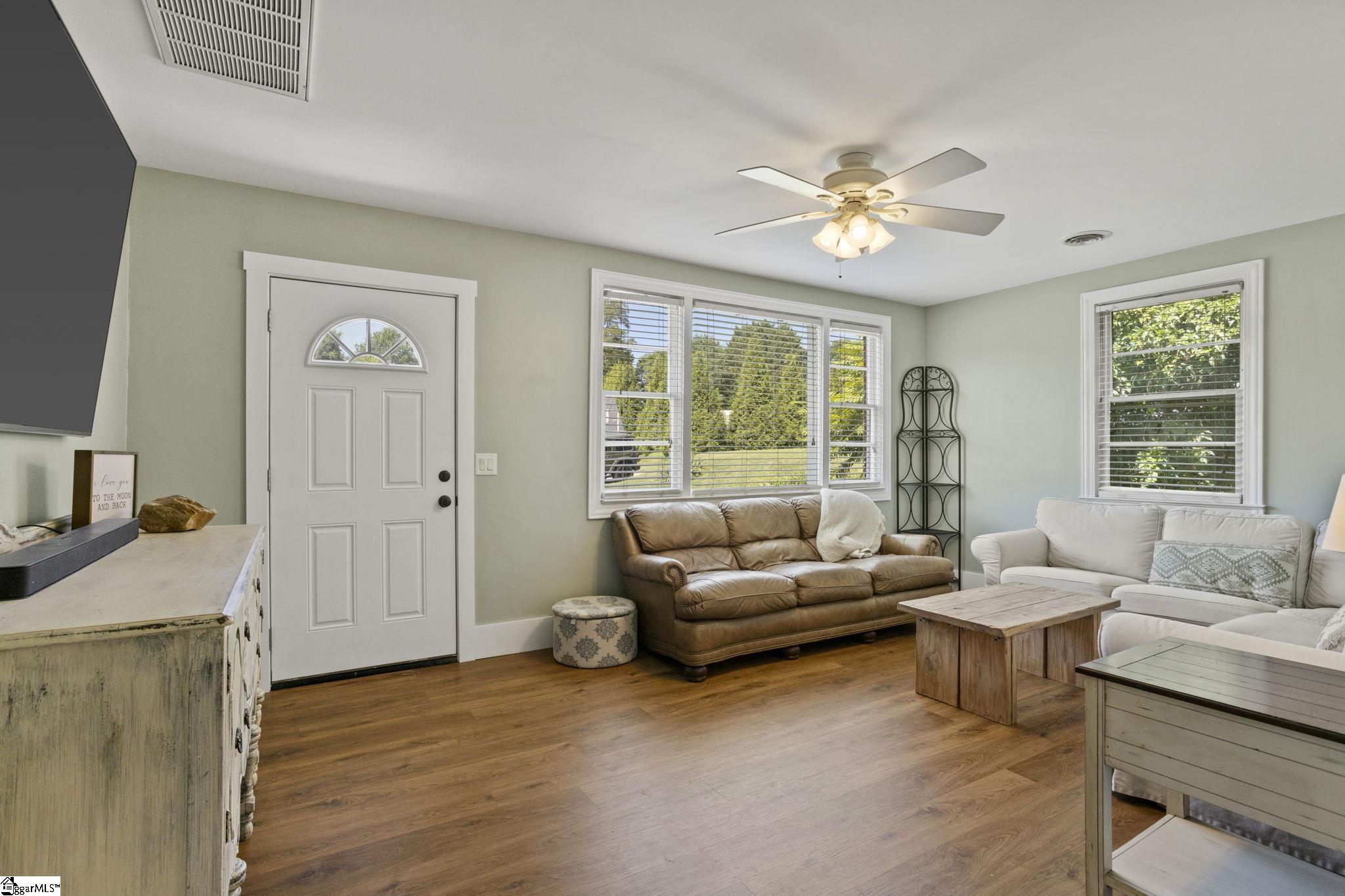1902 Old Parker Road Greenville, SC 29609 - Photo 2 of 24