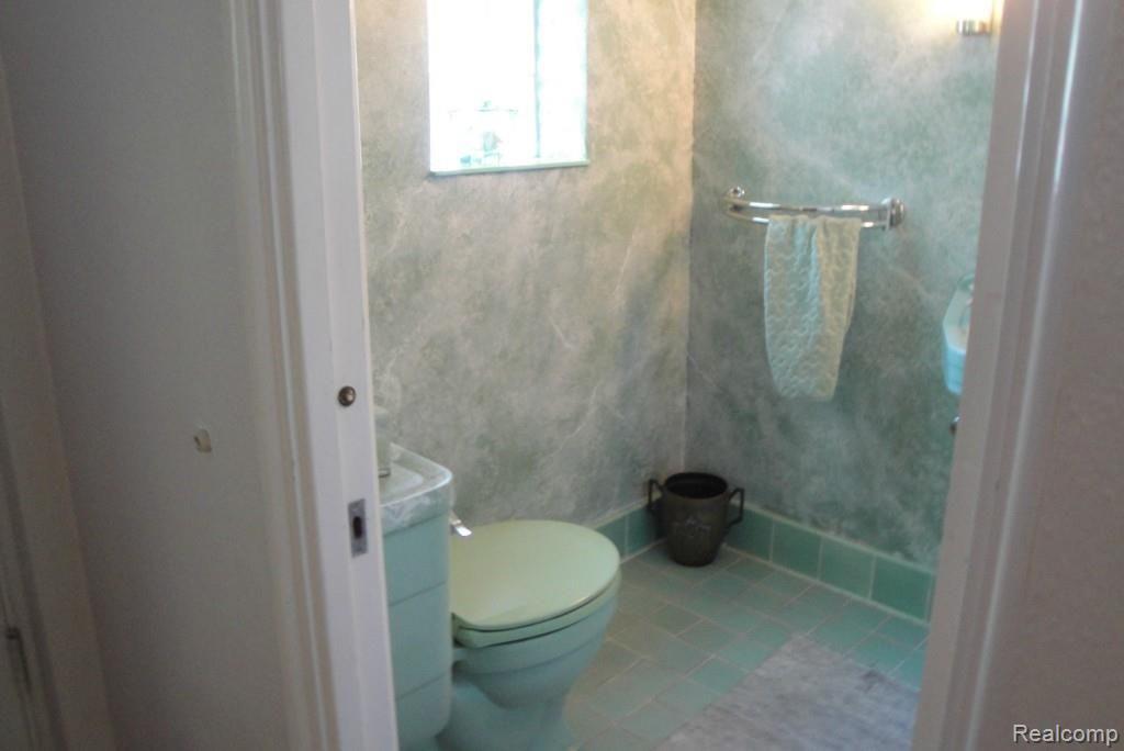 1119 Harvard Road Grosse Pointe, MI 48230 - Photo 28 of 66 Harvard 1119 071.jpg