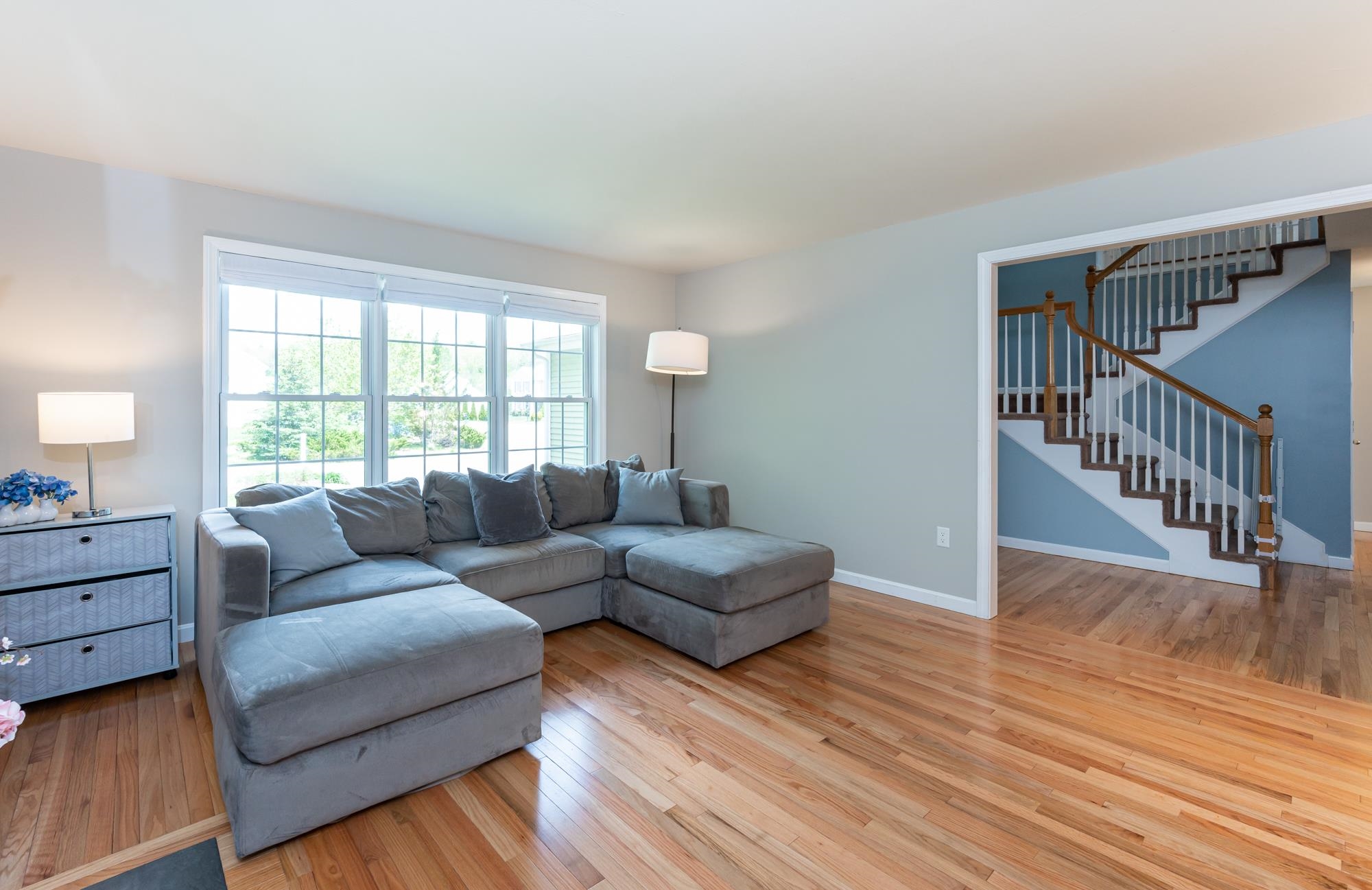 28 Normandy Way Nashua, NH 03063 - Photo 3 of 40