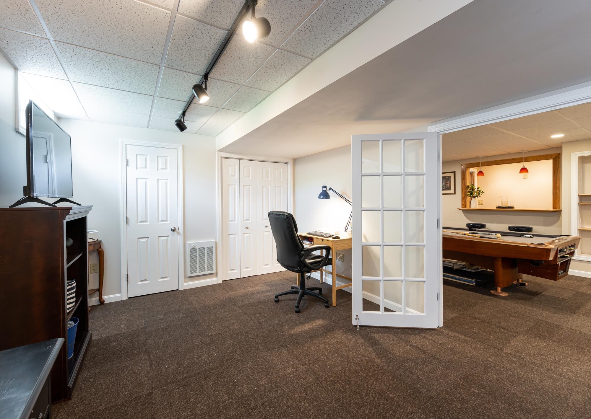 28 Normandy Way Nashua, NH 03063 - Photo 34 of 40