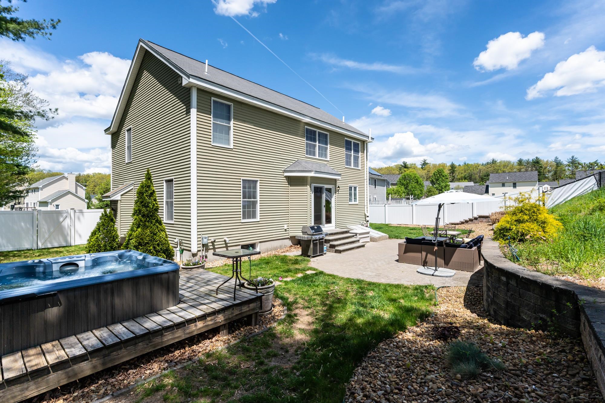 28 Normandy Way Nashua, NH 03063 - Photo 38 of 40