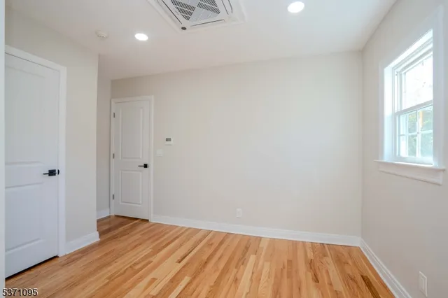 $2,550 | 135 Main Street, Unit B, Chatham, NJ 07928