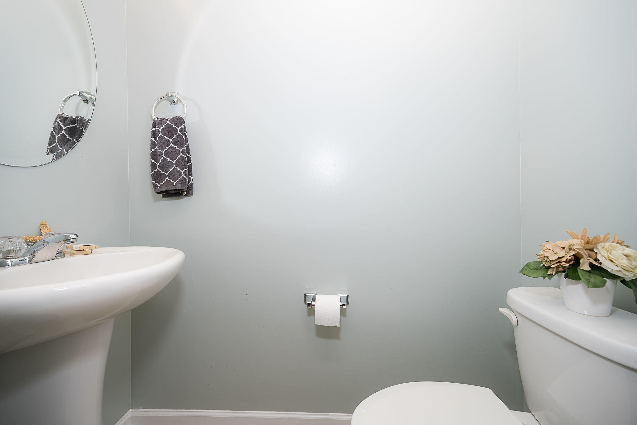 190 Brookhaven Road Summerville, SC 29486 - Photo 13 of 30 Powder Bathroom