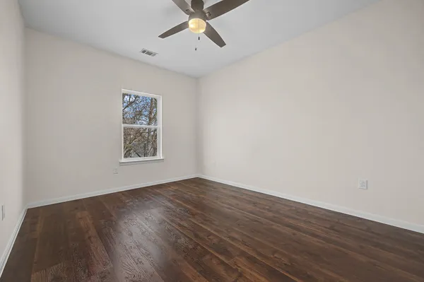 $1,900 | 803 4th Street, Lockhart, TX 78644