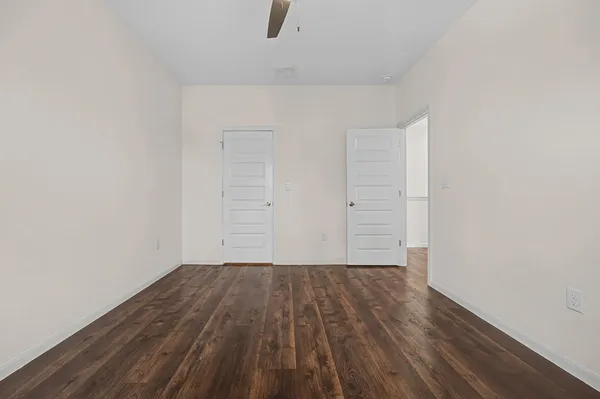 $1,900 | 803 4th Street, Lockhart, TX 78644