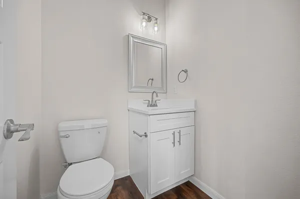 $1,900 | 803 4th Street, Lockhart, TX 78644