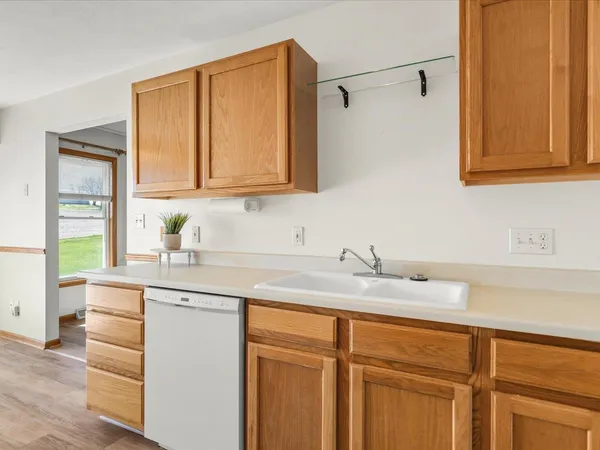 $215,000 | 518 Breezeway Drive, Pearl City, IL 61062