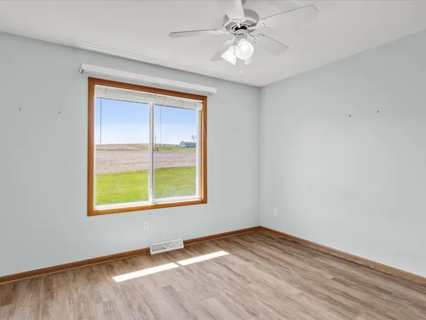 $215,000 | 518 Breezeway Drive, Pearl City, IL 61062