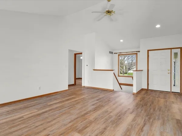 $215,000 | 518 Breezeway Drive, Pearl City, IL 61062