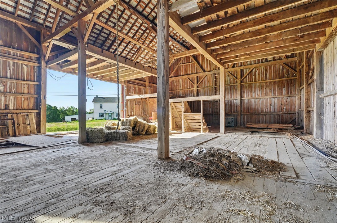 46766 Clarkson Road Rogers, OH 44455 - Photo 12 of 41