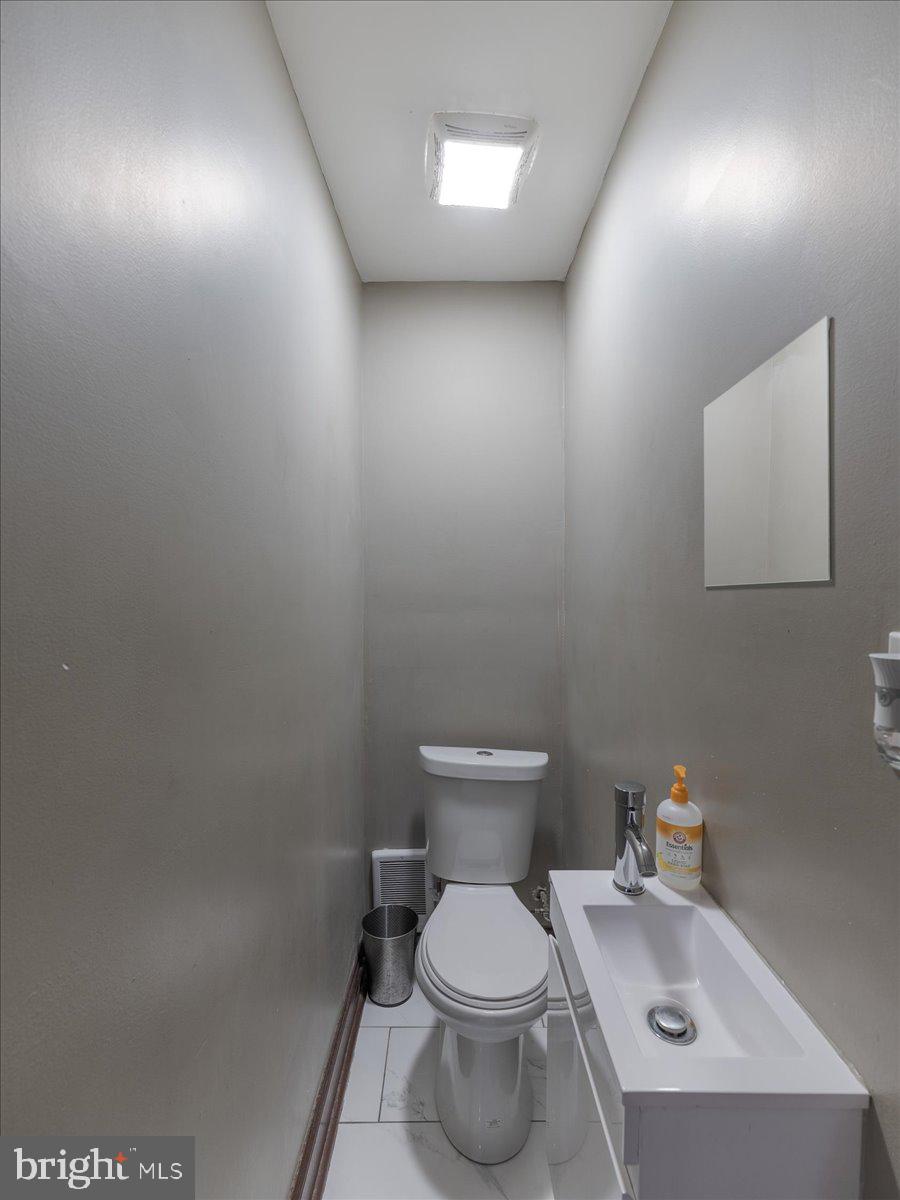 2223 South 20th Street Philadelphia, PA 19145 - Photo 11 of 35