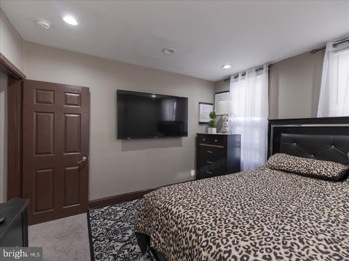 2223 South 20th Street Philadelphia, PA 19145 - Photo 27 of 35