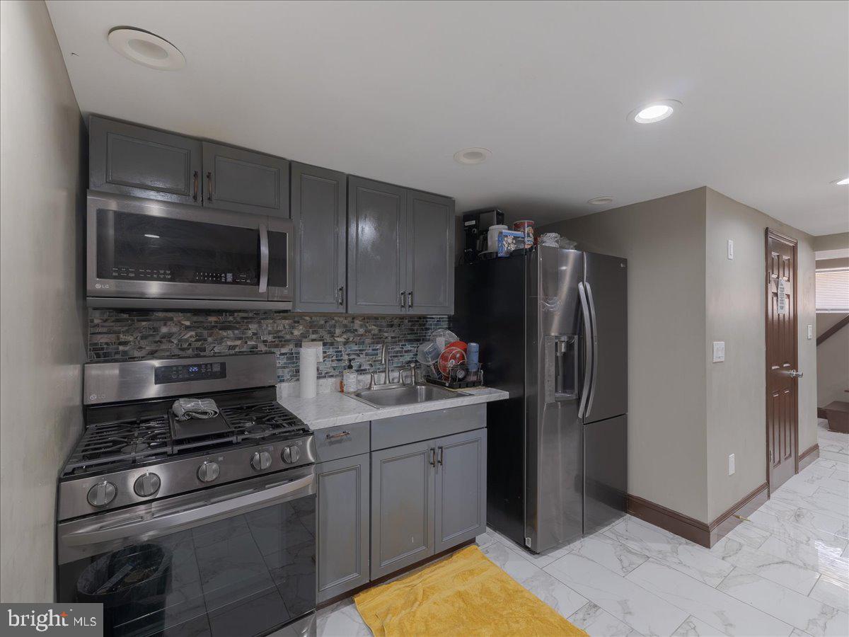 2223 South 20th Street Philadelphia, PA 19145 - Photo 30 of 35