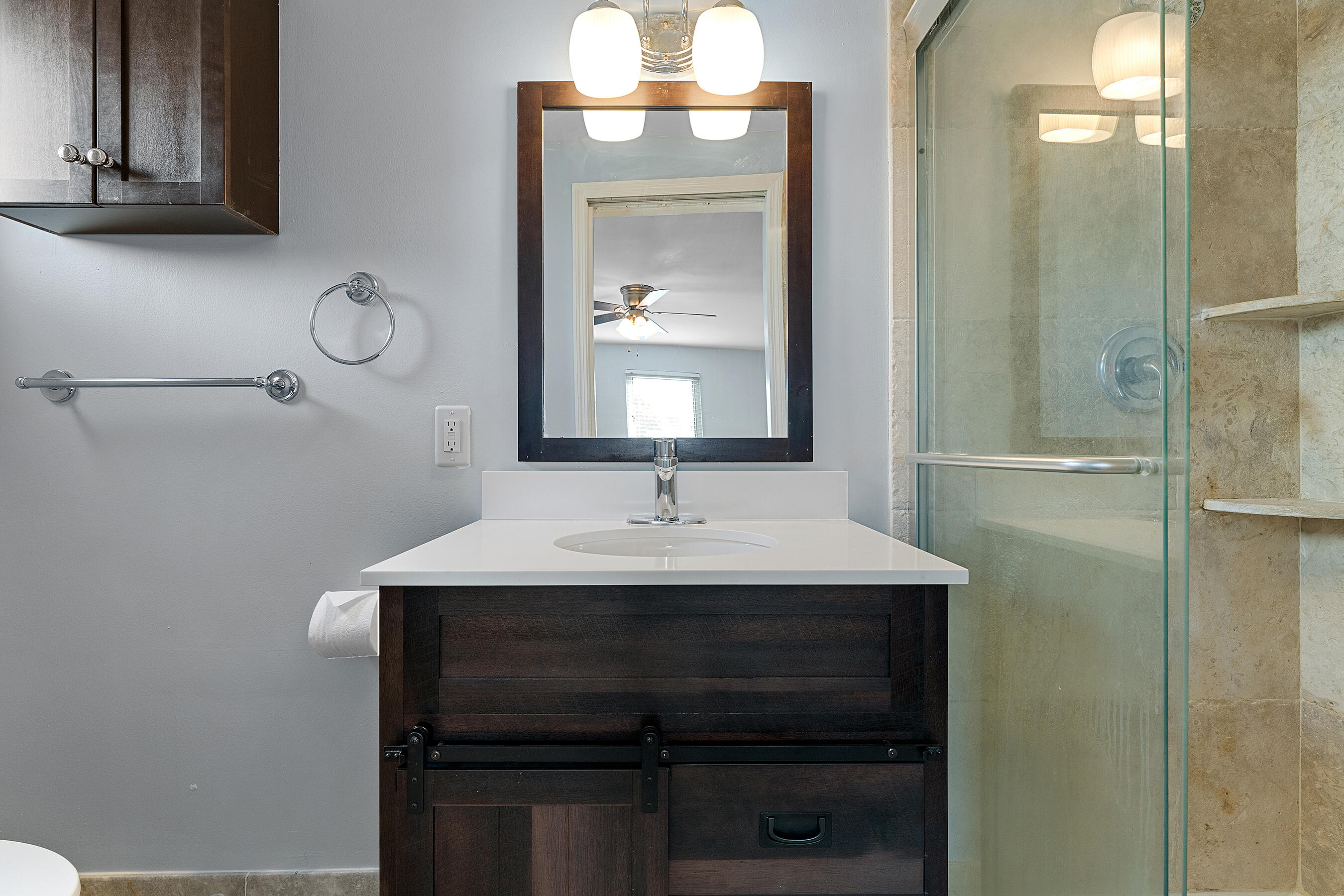 2117 Longwood Road West Palm Beach, FL 33409 - Photo 18 of 38 Master Bathroom