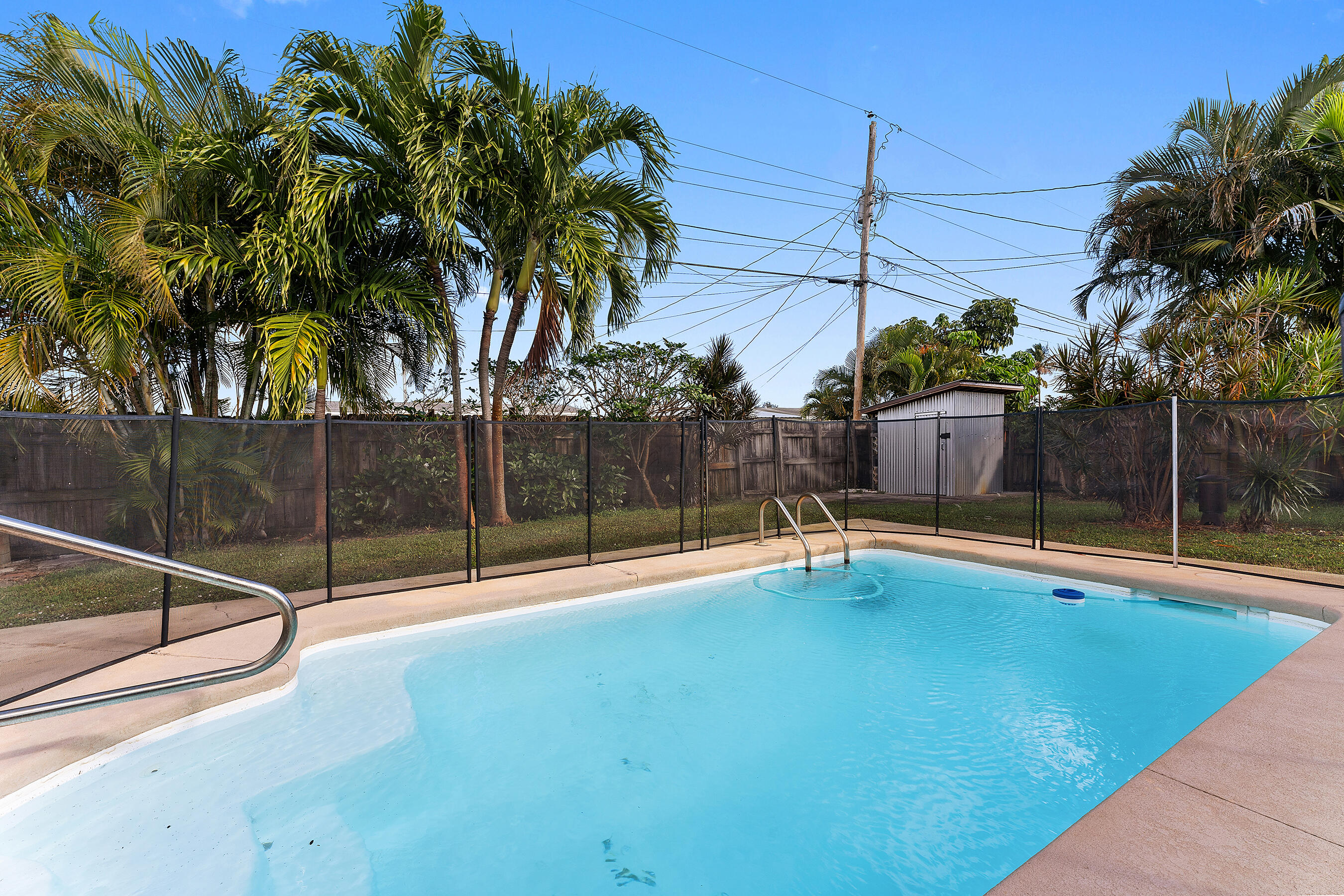 2117 Longwood Road West Palm Beach, FL 33409 - Photo 33 of 38 Pool